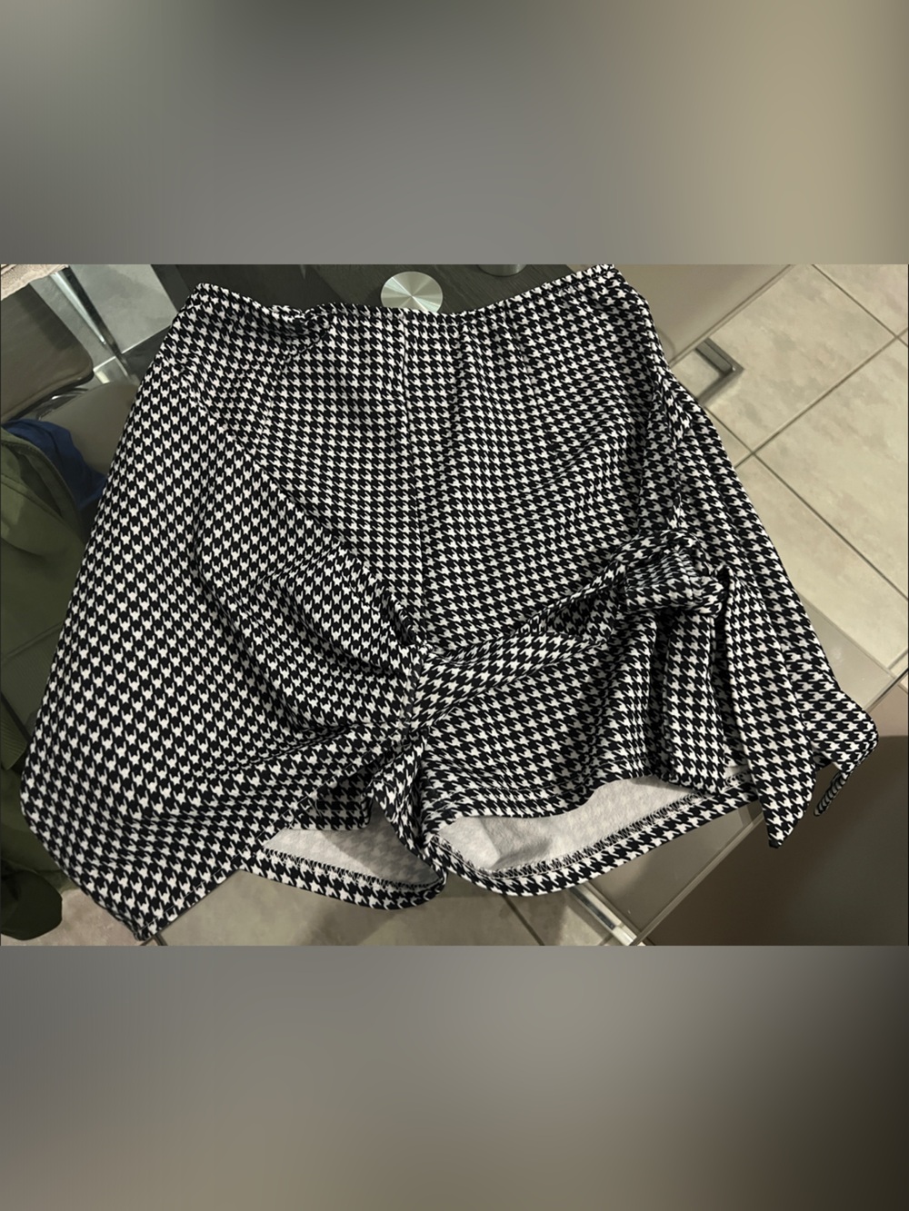 Black & White Houndstooth Tie-Front Women's Skort